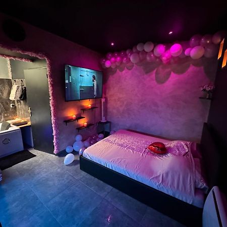 ליון Love Room Spa Jacuzzi מראה חיצוני תמונה