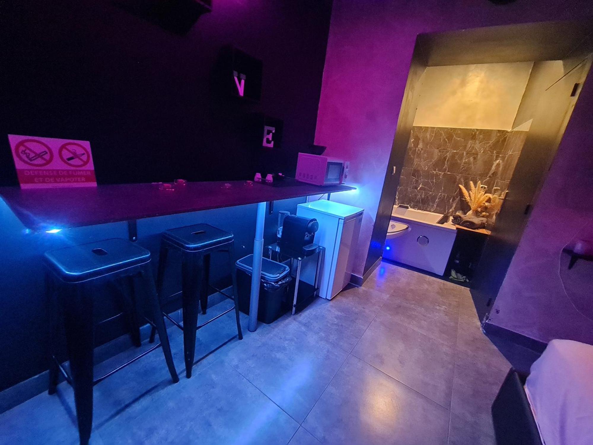 ליון Love Room Spa Jacuzzi מראה חיצוני תמונה